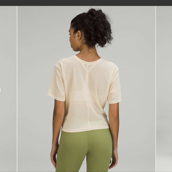 Lululemon Lightweight Mesh Reversible Yoga T-Shirt - Picture 2 of 8